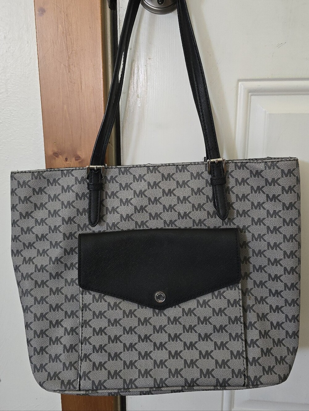 Michael Kors Jet Set Tote
